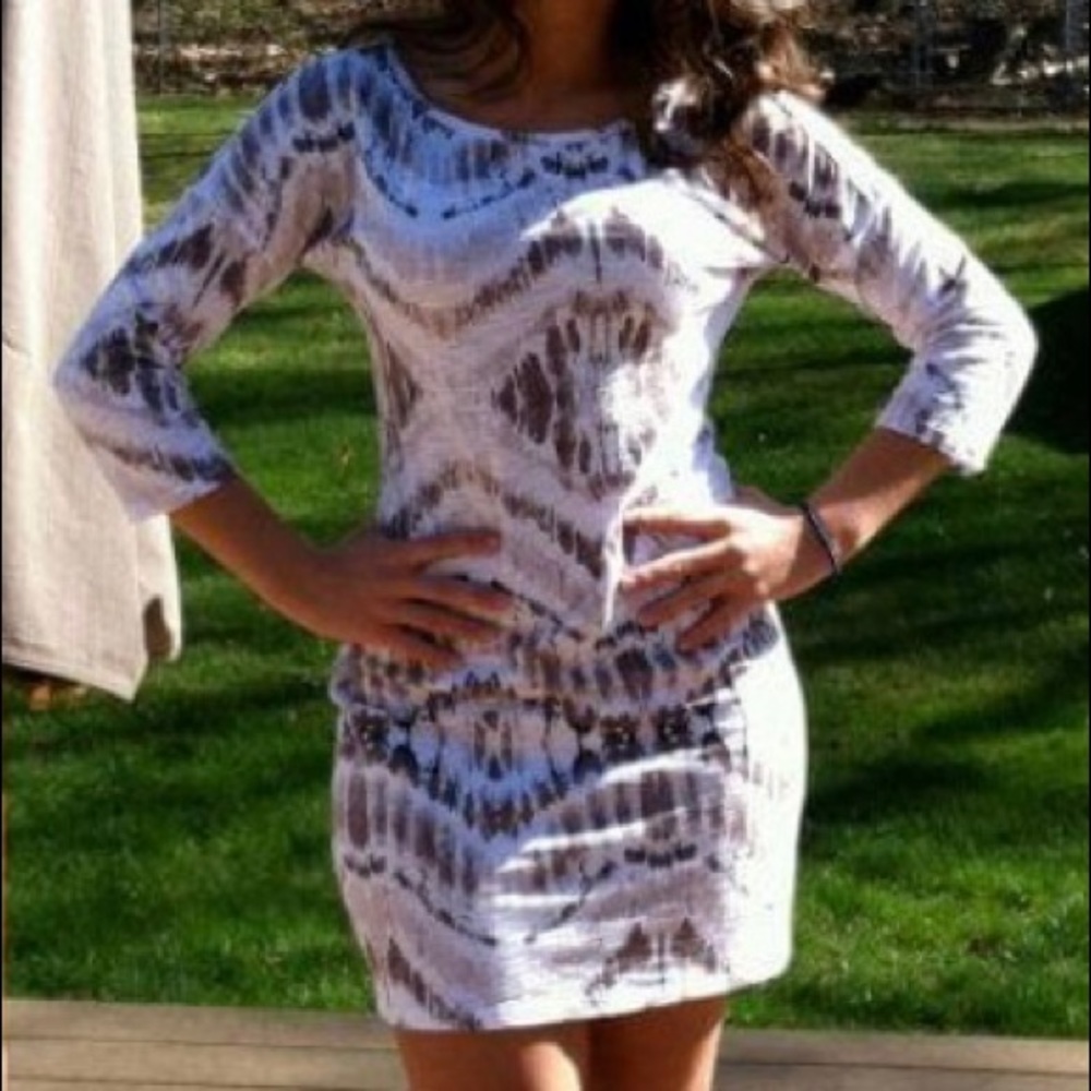 Express Dress White with Print Quarter Length Sleeves Size XS